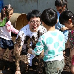 NHK「あさイチ」で鶴見どろんこ保育園から生中継