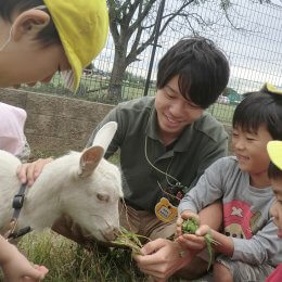 【職員インタビュー】子どもと一緒に走り回って、身近な発見にワクワクする毎日です！