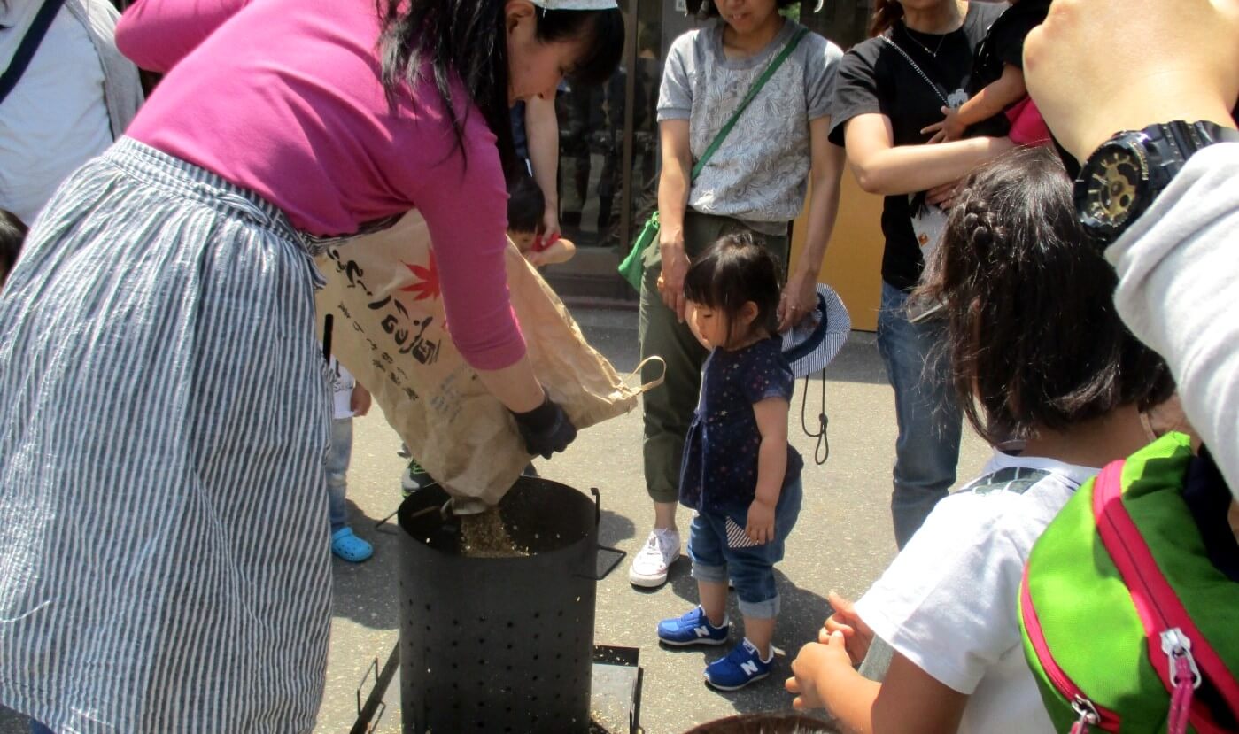 ぬか釜でお米を炊く