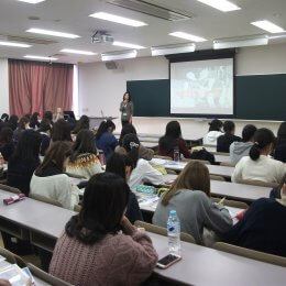 十文字学園女子大学にて学生向けに特別講義を開催