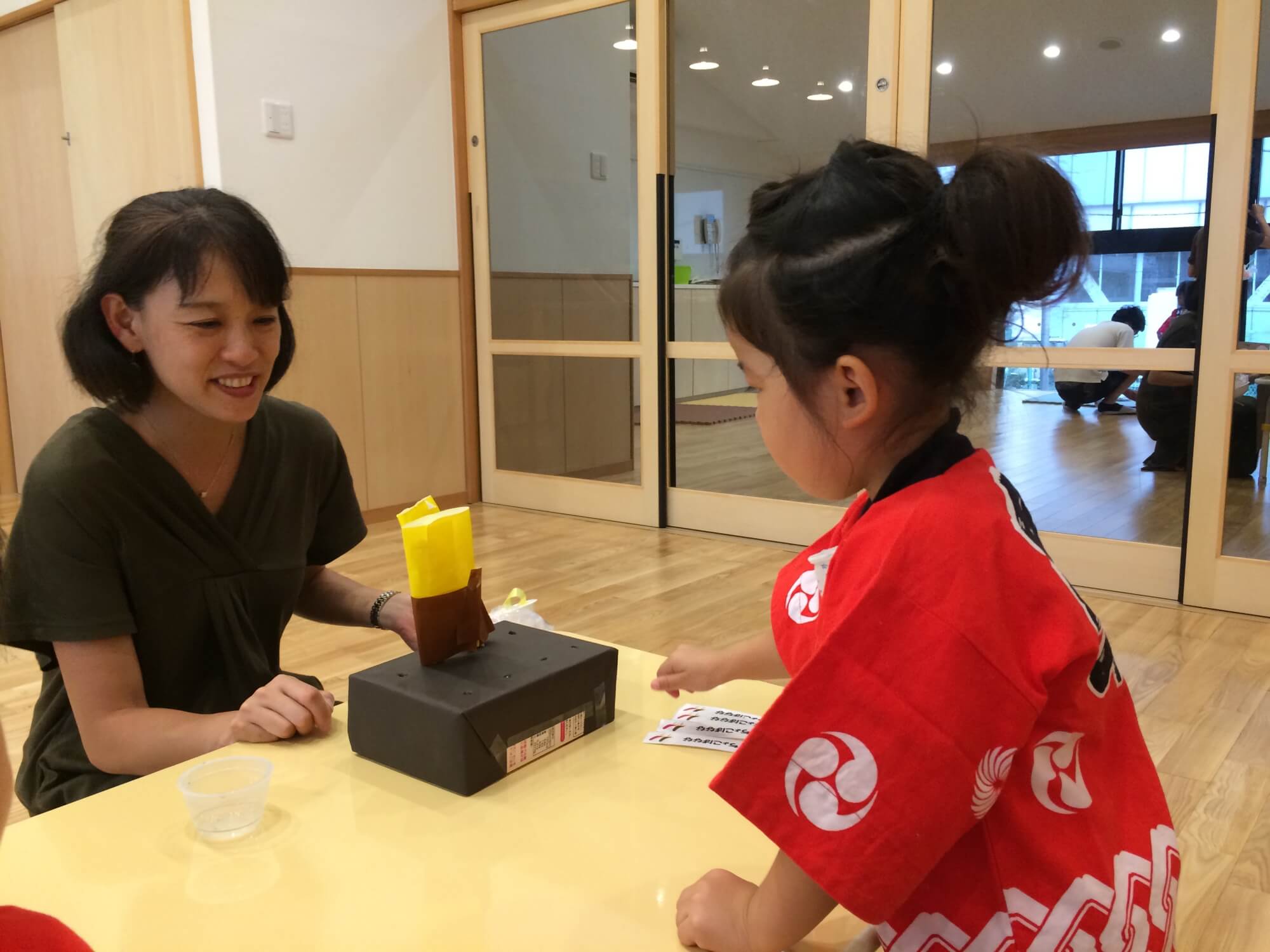 チョコバナナ屋を担当する子ども