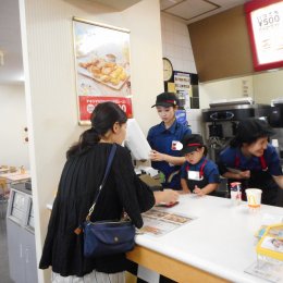 ハンバーガー屋さんで、お仕事体験