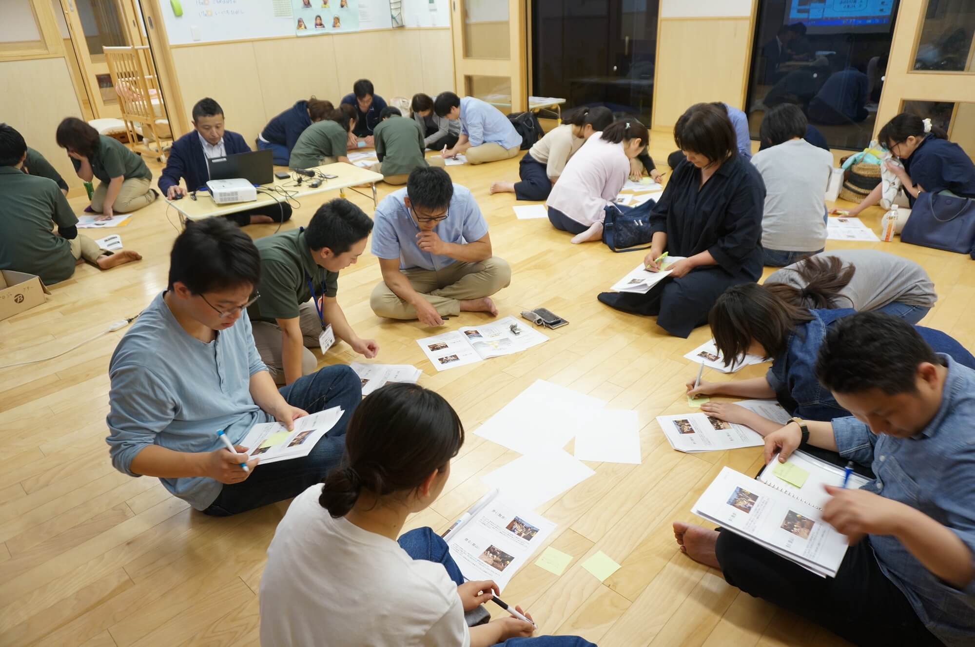 三鷹どろんこ保育園で行われた地域公開子育てスキル講座（2019年5月）