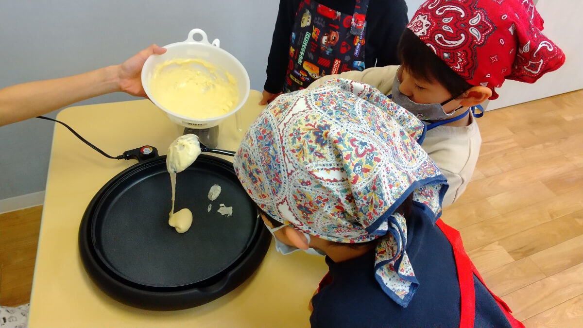 パンケーキづくりの様子