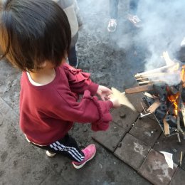 発達支援つむぎ つつじヶ丘「もえろよ、もえろよ ～火を用いた食育活動～」