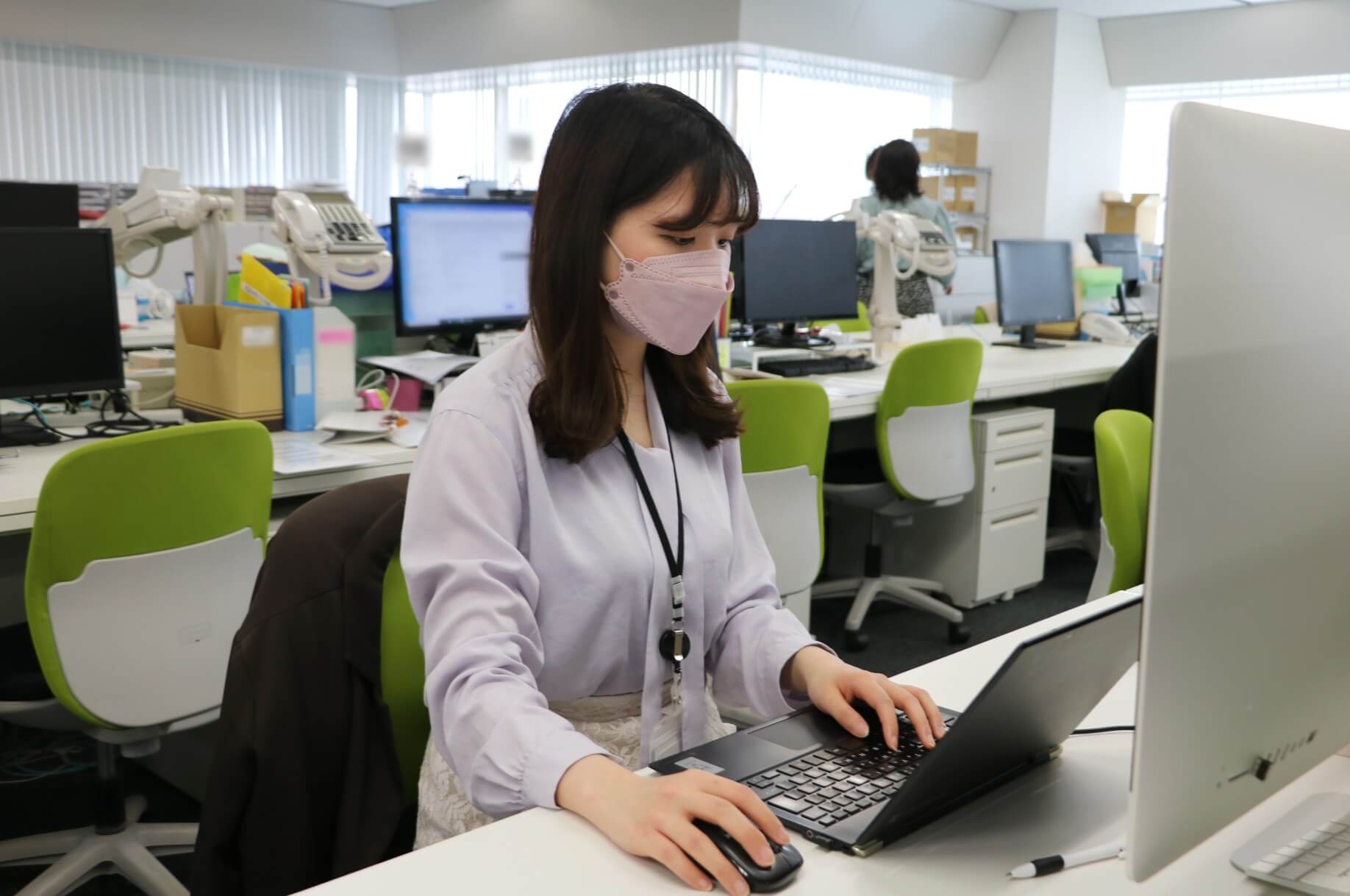 渋谷本社で勤務中