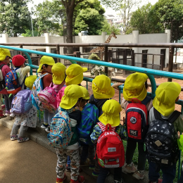 馬場どろんこ保育園「遠足へ出発！」