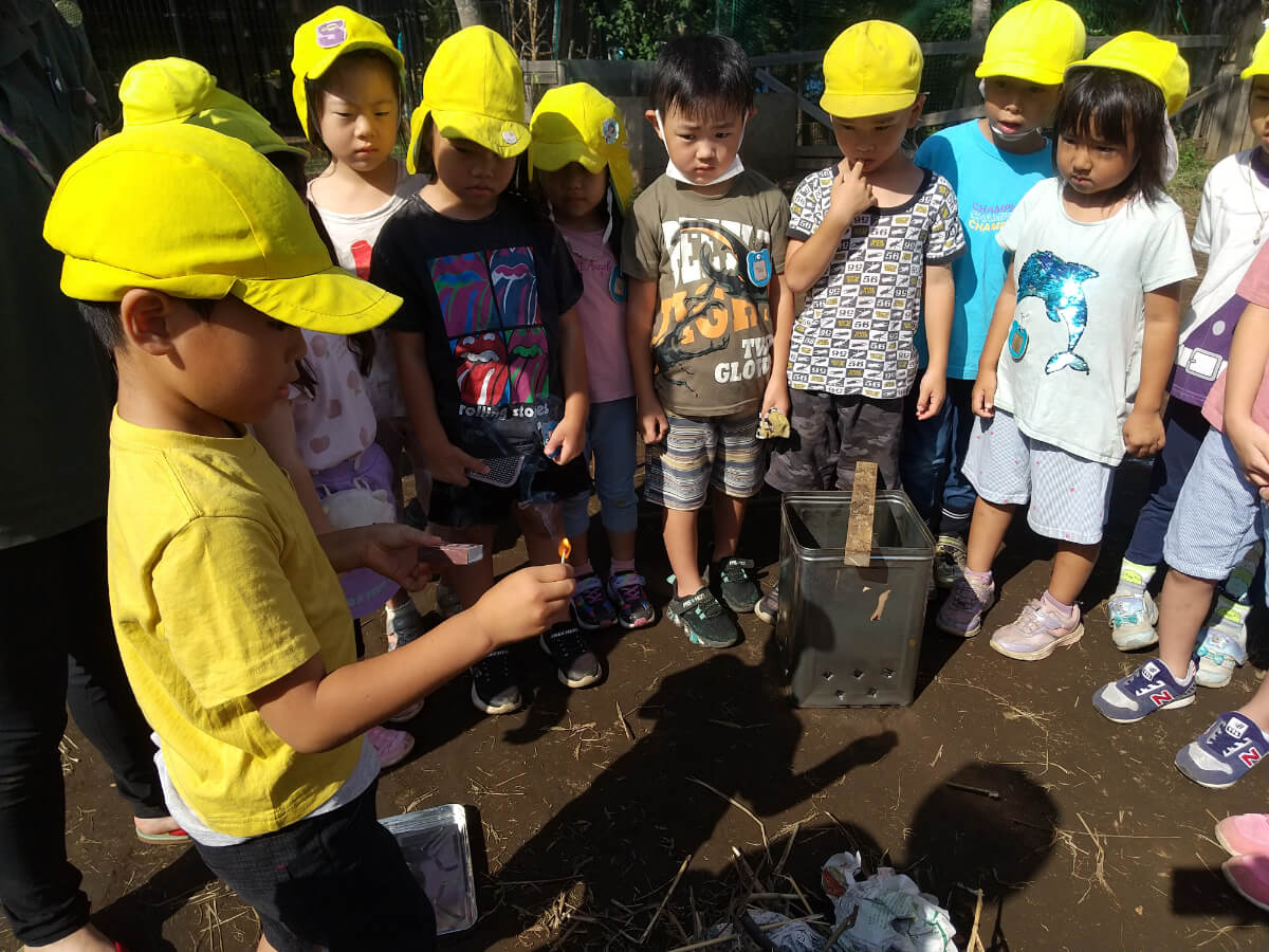 炊き出しチームの子どもたち