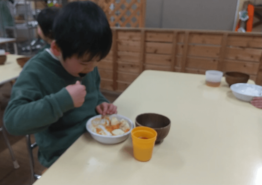 食具を使う練習