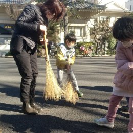 発達支援つむぎ 吉祥寺「コキアでほうきを作ろう」