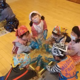 朝霞どろんこ保育園「食と子どもの関わり」